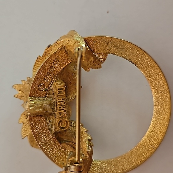 SARAH COV Faux Pearl & Goldtone Brooch - Picture 5 of 5